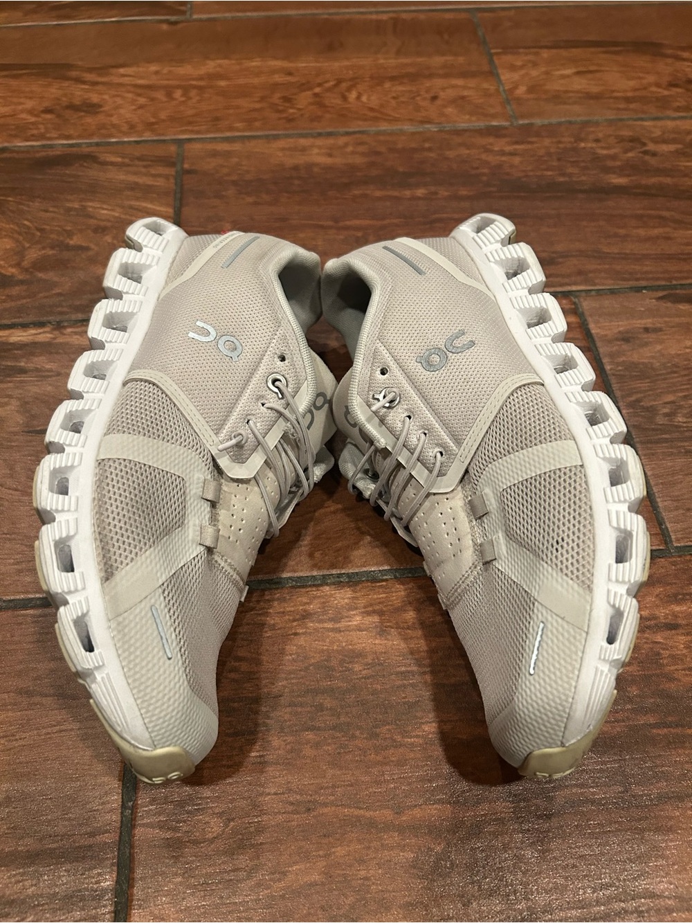 On cloud Running Women's Cloudsurfer Athletic Shoes in Light Beige - Picture 3 of 10